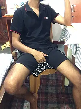 Snapshot of ShayanLK chatting on 01.08.26 ShayanLK online show from 01.08.26