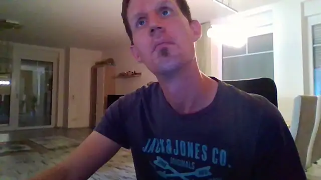 Snapshot of Trockenbau chatting on 09.12.25 Trockenbau online show from 09.12.25