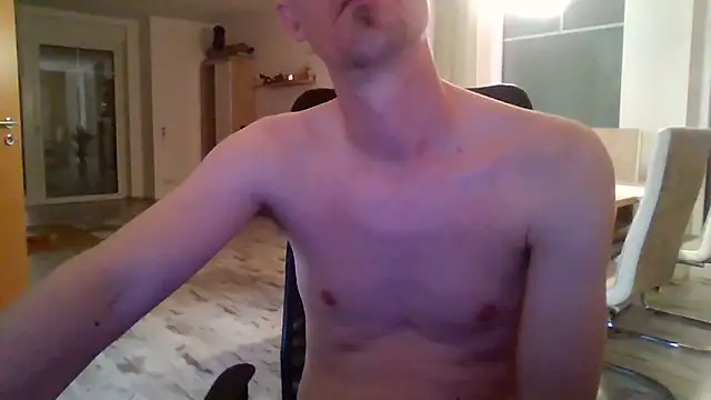Snapshot of Trockenbau chatting on 04.23.26 Trockenbau online show from 04.23.26