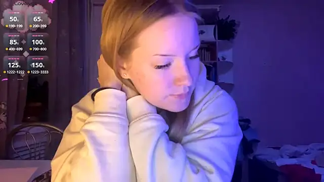 Snapshot of PandaFluff chatting on 02.05.26 PandaFluff online show from 02.05.26