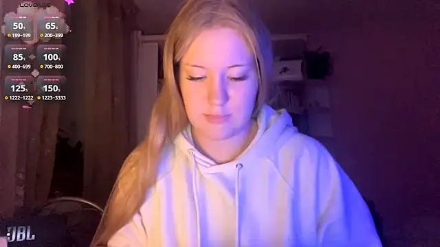 Snapshot of PandaFluff chatting on 02.08.26 PandaFluff online show from 02.08.26