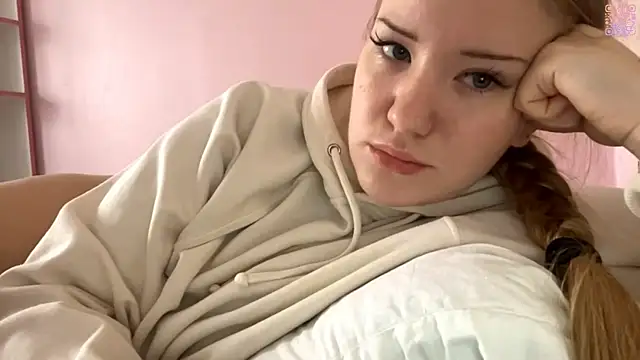 Snapshot of PandaFluff chatting on 02.13.26 PandaFluff online show from 02.13.26