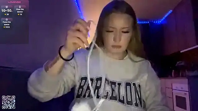 Snapshot of PandaFluff chatting on 02.26.26 PandaFluff online show from 02.26.26