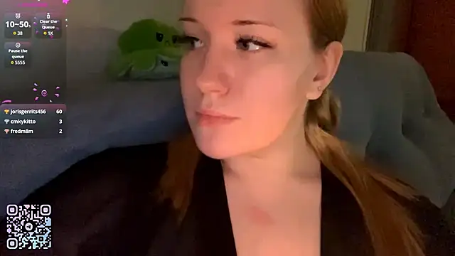 Snapshot of PandaFluff chatting on 03.04.26 PandaFluff online show from 03.04.26