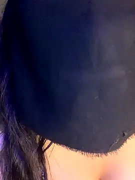 Snapshot of Dahab_ chatting on 11.25.25 Dahab online show from 11.25.25