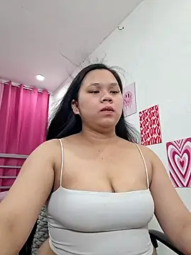 Snapshot of avery_in_paradisexx chatting on 05.12.26 avery in paradisexx online show from 05.12.26