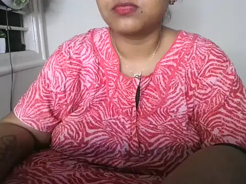 Snapshot of its_me_Rashmi chatting on 10.19.25 its me Rashmi online show from 10.19.25