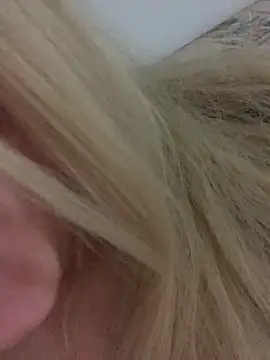 Snapshot of loirinhaszsp chatting on 11.20.25 loirinhaszsp online show from 11.20.25