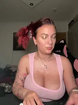 Snapshot of OliviaaFischer chatting on 05.29.26 OliviaaFischer online show from 05.29.26