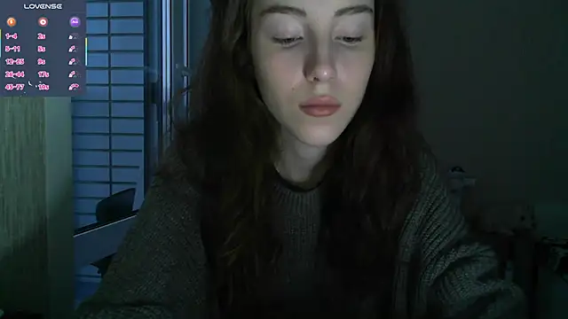 Snapshot of eskatmi chatting on 11.21.25 eskatmi online show from 11.21.25