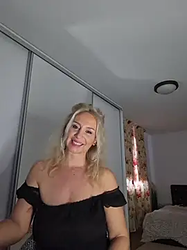 merlyn4 online show from 11.13.25