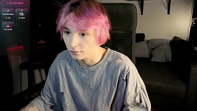 Snapshot of Your_avatar chatting on 01.17.26 Your avatar online show from 01.17.26