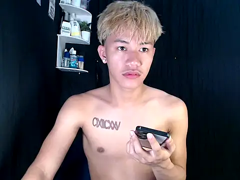 naughtyboyloy 0 online show from 12.01.25