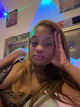 Snapshot of Angelbunnyy chatting on 01.08.26 Angelbunnyy online show from 01.08.26