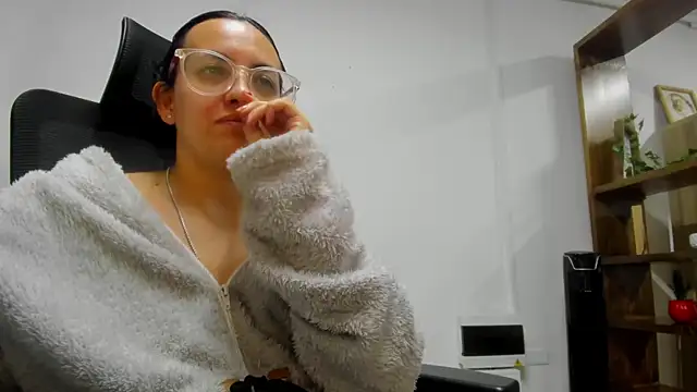 dalila macherano1 online show from 10.14.25