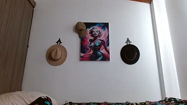 Snapshot of Crystal_Star_ chatting on 02.12.26 Crystal Star online show from 02.12.26