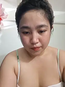 Snapshot of Minn-cute chatting on 04.18.26 Minn-cute online show from 04.18.26