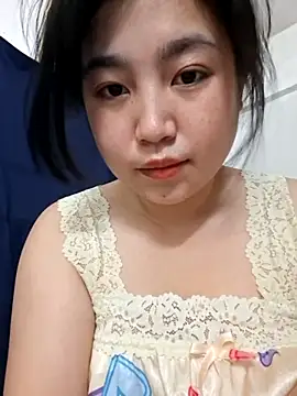 Snapshot of Minn-cute chatting on 04.24.26 Minn-cute online show from 04.24.26