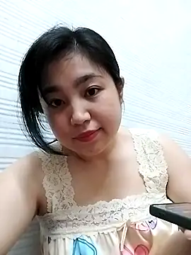 Snapshot of Minn-cute chatting on 04.30.26 Minn-cute online show from 04.30.26