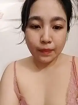 Snapshot of Minn-cute chatting on 05.27.26 Minn-cute online show from 05.27.26
