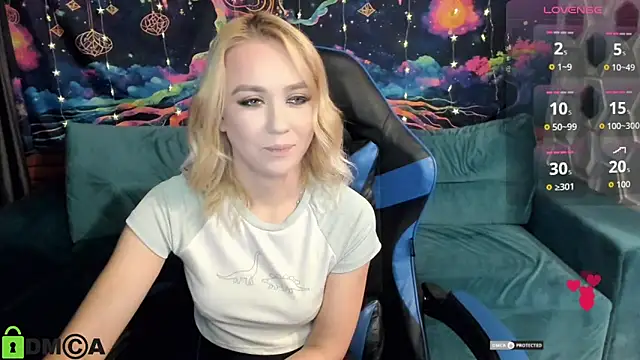 CrystalGirl99 online show from 12.22.25