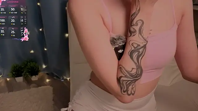 Winaria online show from 10.25.25