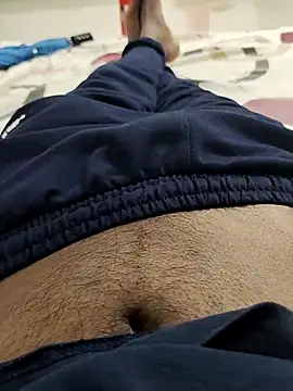 Snapshot of slim-uncut chatting on 09.10.25 slim-uncut online show from 09.10.25