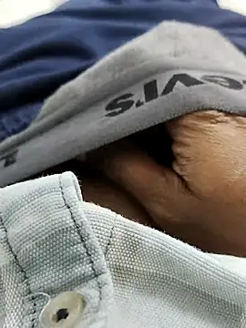 Snapshot of slim-uncut chatting on 10.15.25 slim-uncut online show from 10.15.25