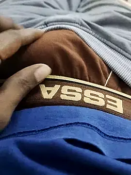 Snapshot of slim-uncut chatting on 10.22.25 slim-uncut online show from 10.22.25