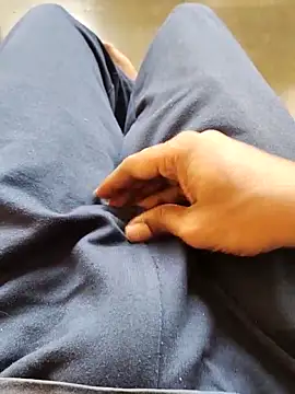 Snapshot of slim-uncut chatting on 03.01.26 slim-uncut online show from 03.01.26