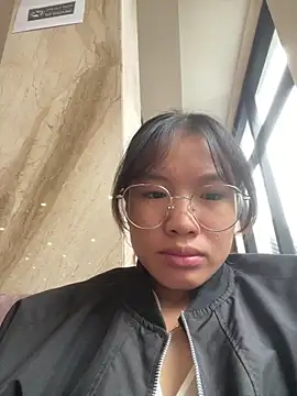 Snapshot of QueenLink chatting on 09.29.25 QueenLink online show from 09.29.25