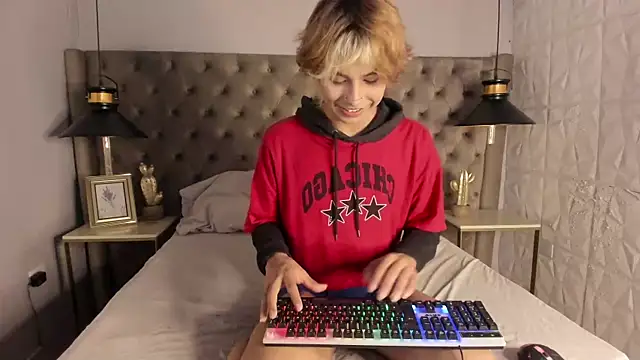 OliIverr22 online show from 09.19.25