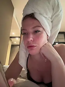 Chloemillerrxx online show from 11.27.25