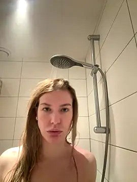 Chloemillerrxx online show from 12.22.25