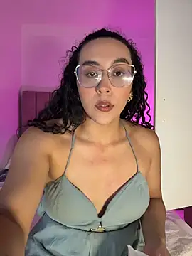 Snapshot of alehia_cute chatting on 04.26.26 alehia cute online show from 04.26.26