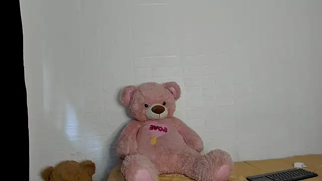 Snapshot of HaileyDuke chatting on 06.15.26 HaileyDuke online show from 06.15.26
