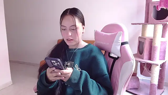 madissooon   online show from 12.03.25