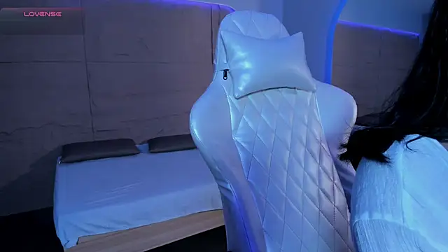 HannahMontgomery online show from 12.03.25