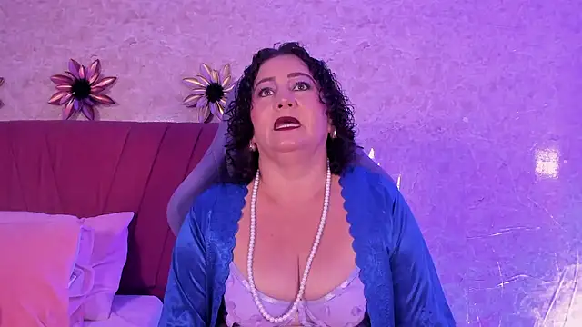 PalomaLombardi online show from 12.22.25