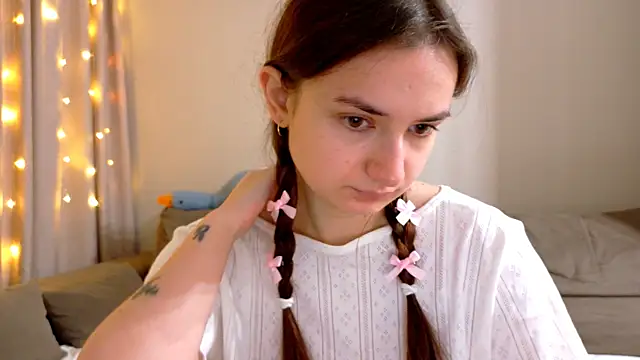 Lelia Vibe online show from 11.11.25