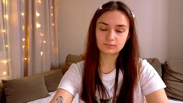 Lelia Vibe online show from 12.04.25