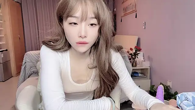 Snapshot of Y2Luvk chatting on 10.06.25 Y2Luvk online show from 10.06.25
