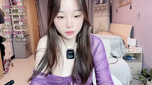 Snapshot of Y2Luvk chatting on 10.16.25 Y2Luvk online show from 10.16.25