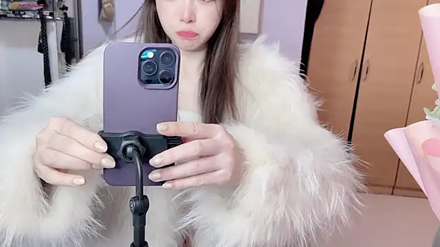 Y2Luvk online show from 11.09.25