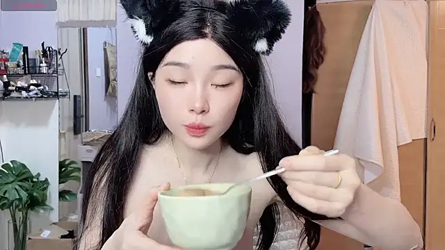 Snapshot of Y2Luvk chatting on 02.07.26 Y2Luvk online show from 02.07.26