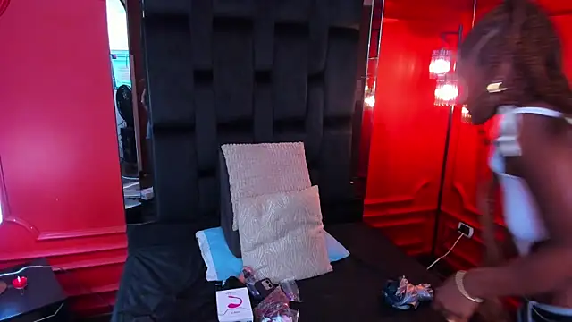 halleylorens online show from 10.06.25