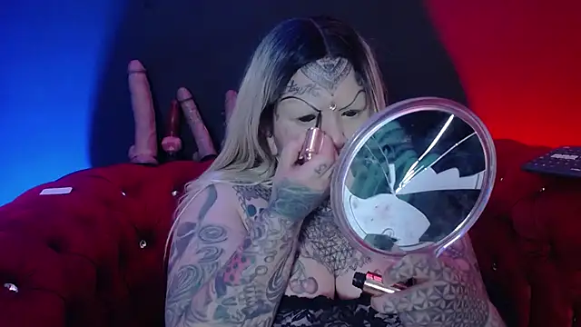 Snapshot of Venus_Rock chatting on 10.21.25 Venus Rock online show from 10.21.25