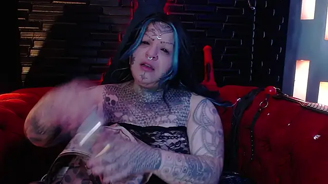 Snapshot of Venus_Rock chatting on 11.17.25 Venus Rock online show from 11.17.25