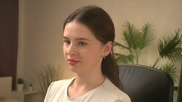 Olivia Farrell online show from 09.20.25