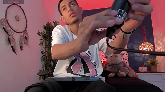 Snapshot of Adonis_WB chatting on 10.03.25 Adonis WB online show from 10.03.25